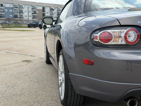 Used 2008 MAZDA MX-5 Miata Grand Touring w/ Premium Pkg RWD image 19