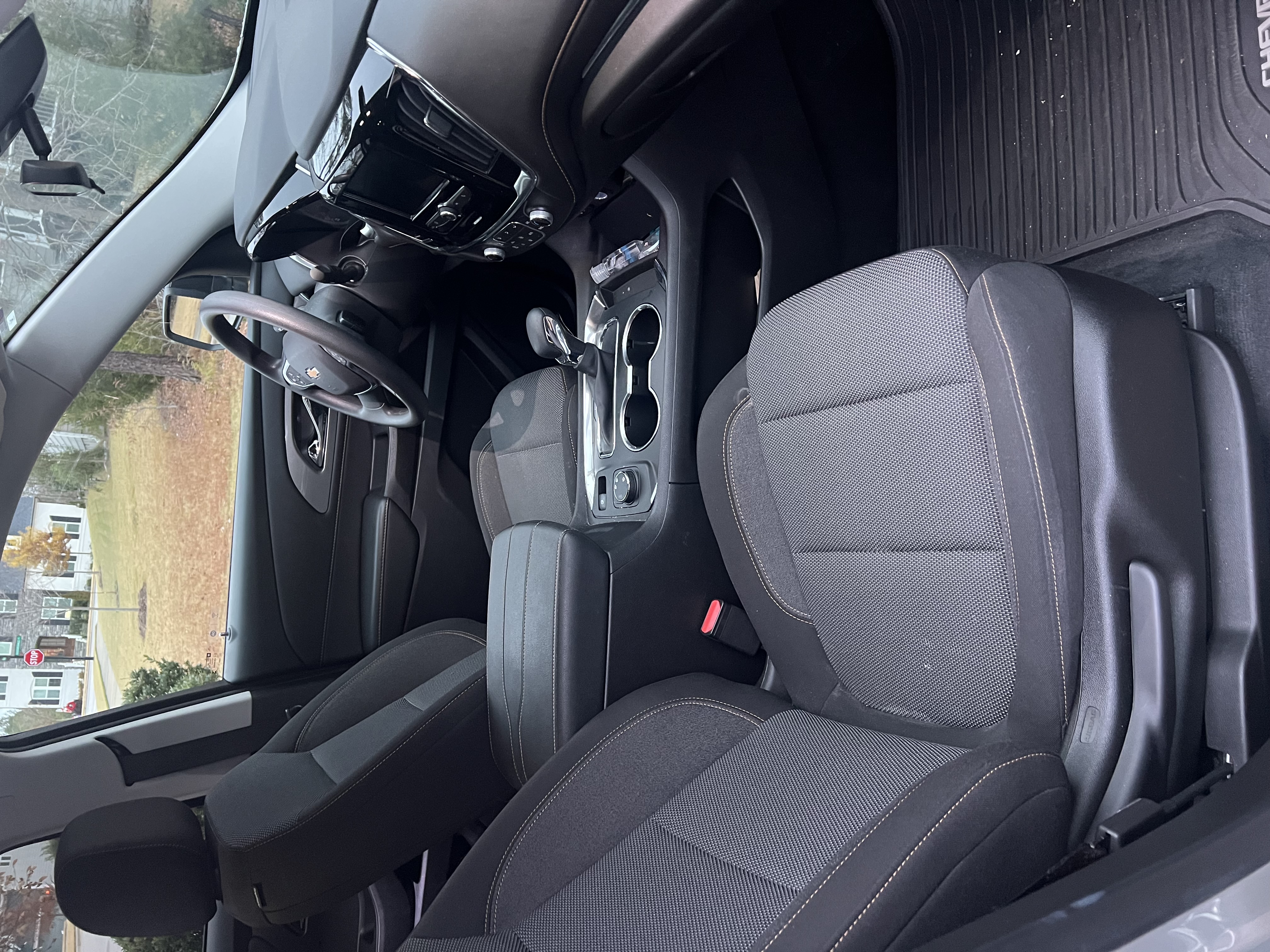 Used 2021 Chevrolet Traverse LS AWD/4WD image 11