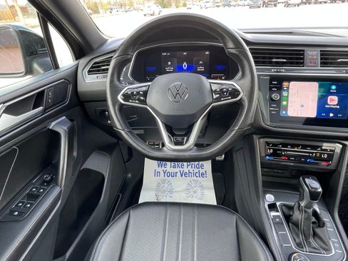 Used 2023 Volkswagen Tiguan SE R-Line image 25