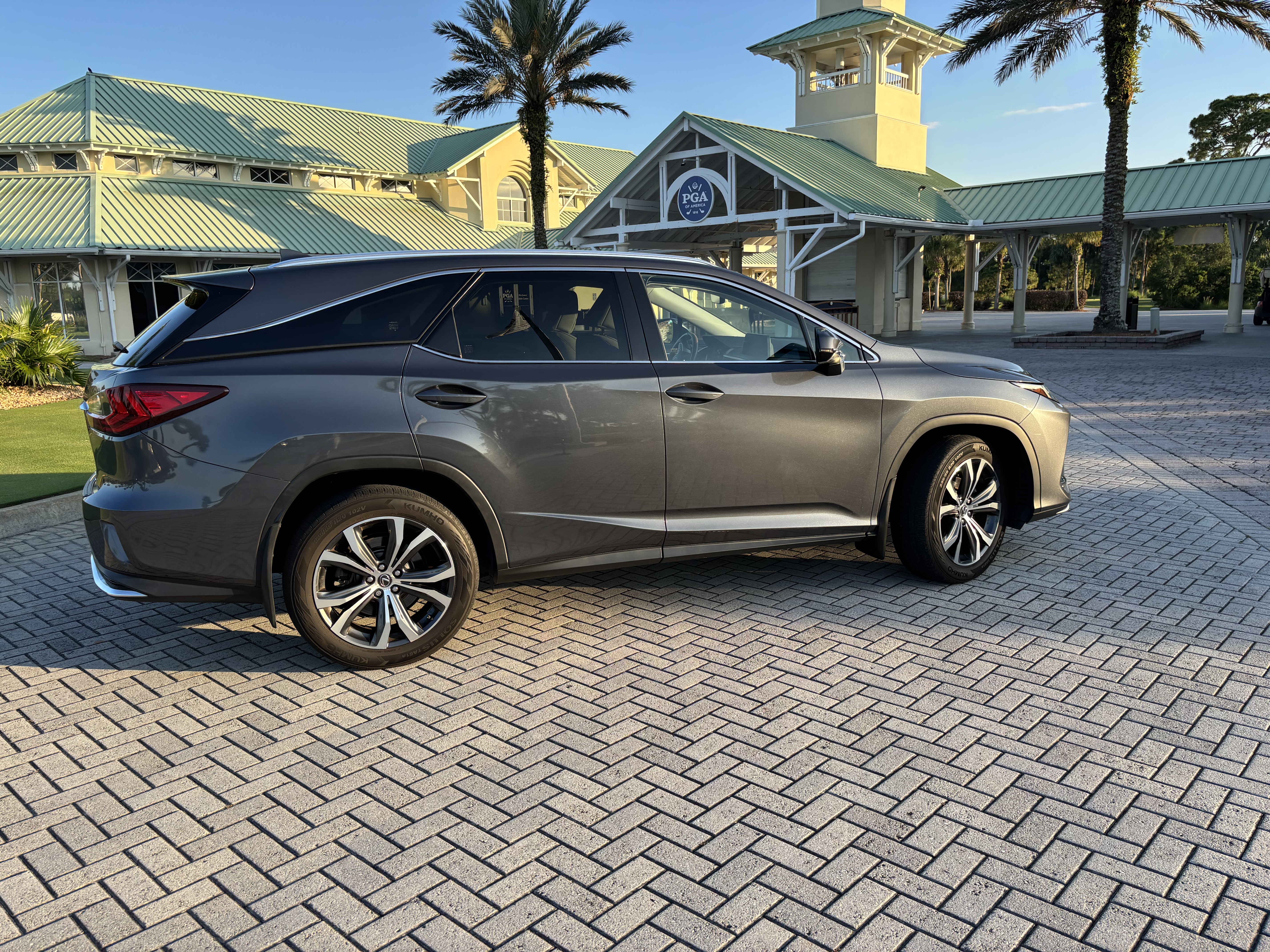 Used 2022 Lexus RX 350L FWD w/ Premium Package image 5