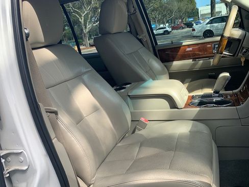 Used 2013 Lincoln Navigator 2WD w/ HD Trailer Tow Pkg image 18