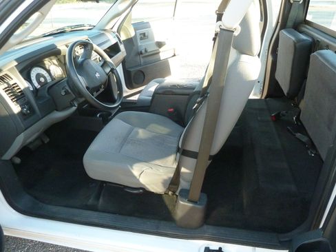 Used 2011 Dodge Dakota ST image 12