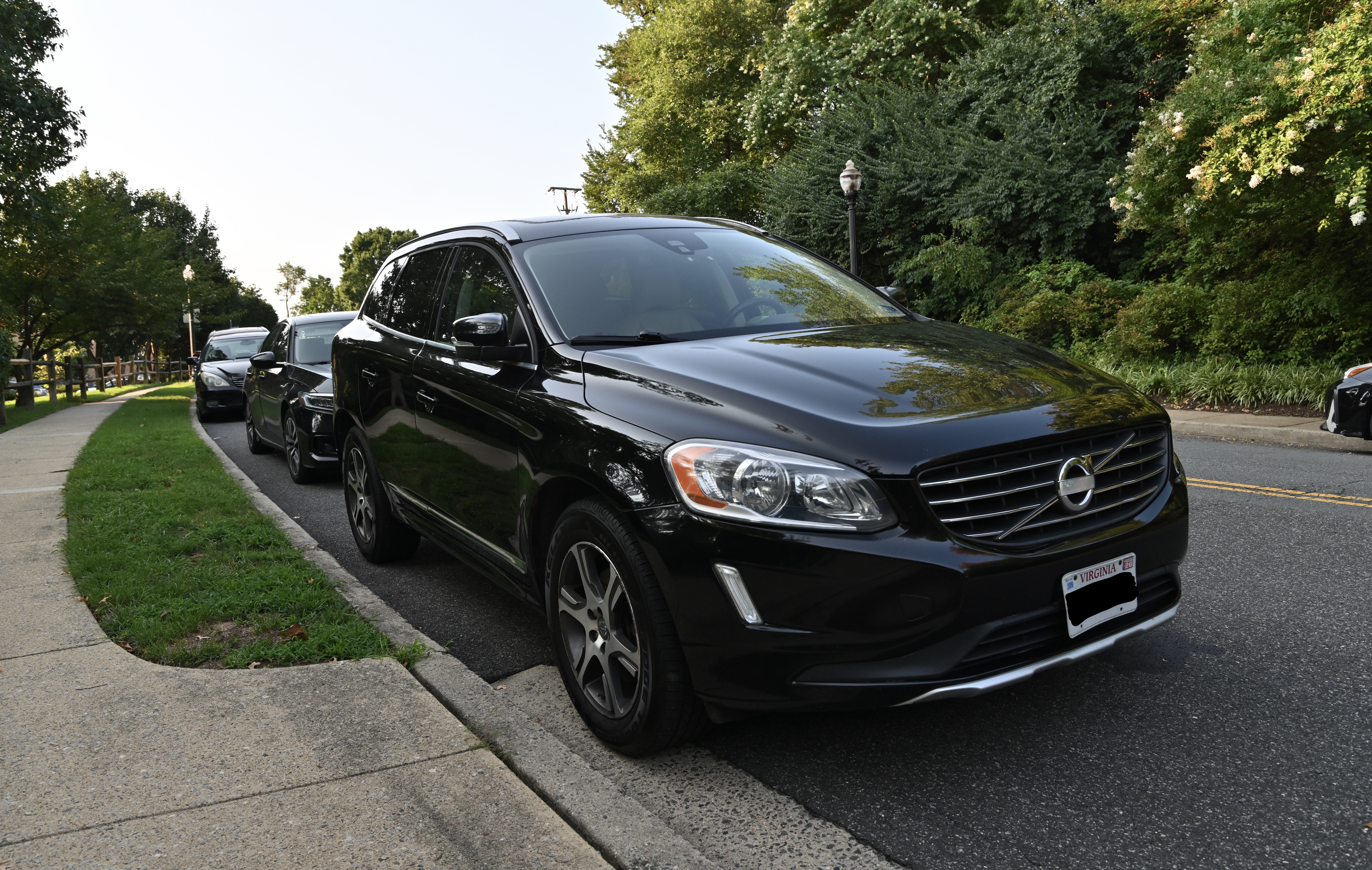 Used 2014 Volvo XC60 T6 AWD/4WD image 2
