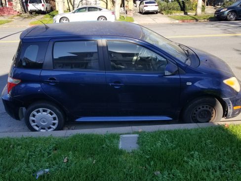Used 2006 Scion xA FWD image 1