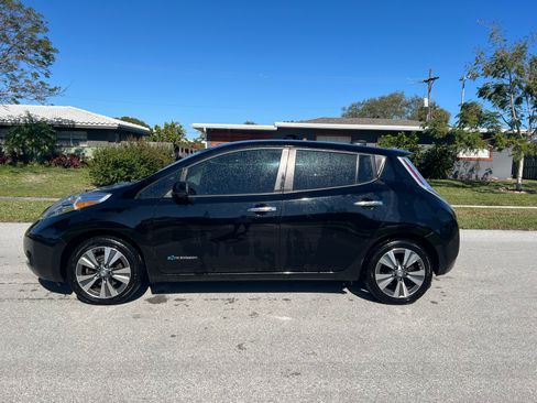 Used 2015 Nissan Leaf SL w/ Premium Package image 1