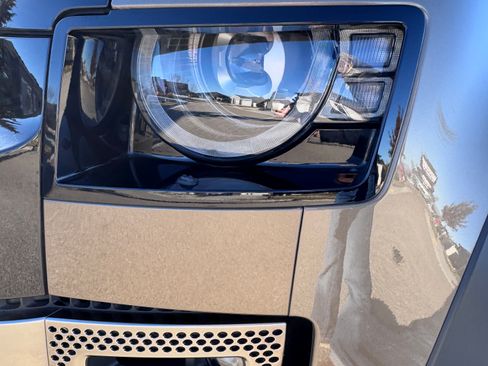 Used 2021 Land Rover Defender 110 X image 8