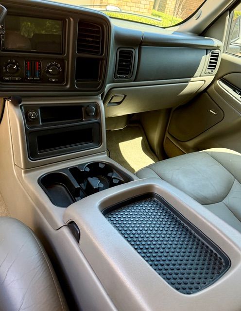 Used 2004 Chevrolet Tahoe Z71 w/ Z71 Preferred Equipment Group AWD/4WD image 15