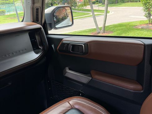 Used 2022 Ford Bronco Outer Banks AWD/4WD image 18