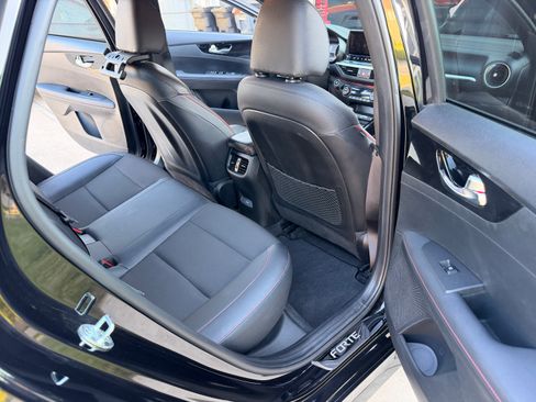 Used 2022 Kia Forte GT w/ GT Technology Package FWD image 12