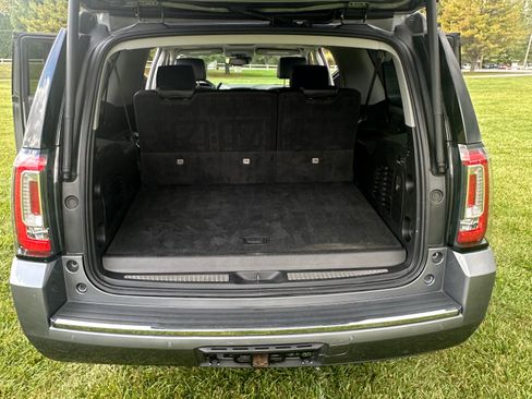 Used 2020 GMC Yukon XL Denali w/ Denali Premium Package image 15
