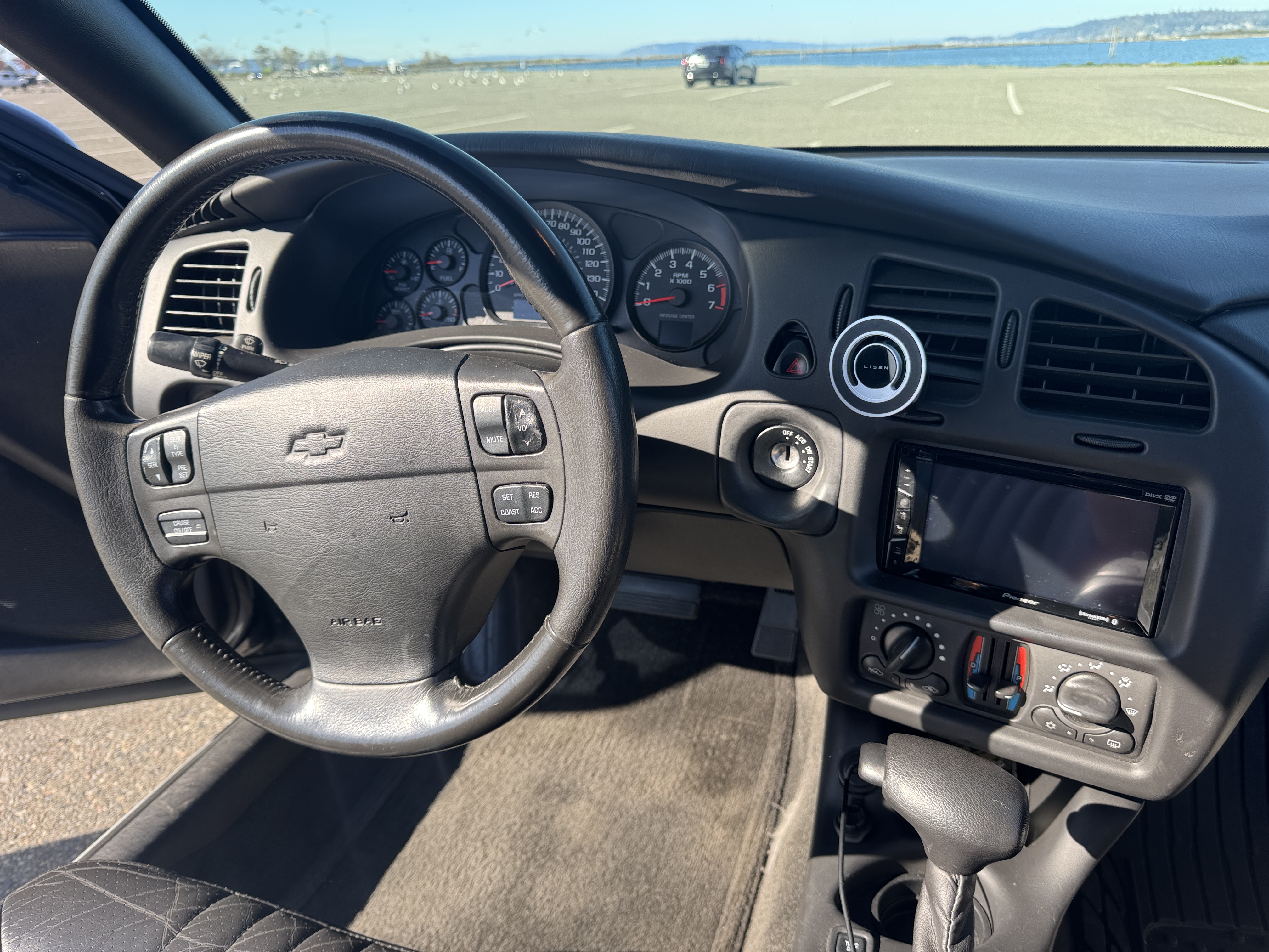 Used 2004 Chevrolet Monte Carlo SS w/ Preferred Equipment Group FWD image 11