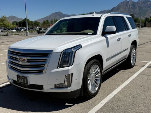 Used 2018 Cadillac Escalade Platinum AWD/4WD image 1