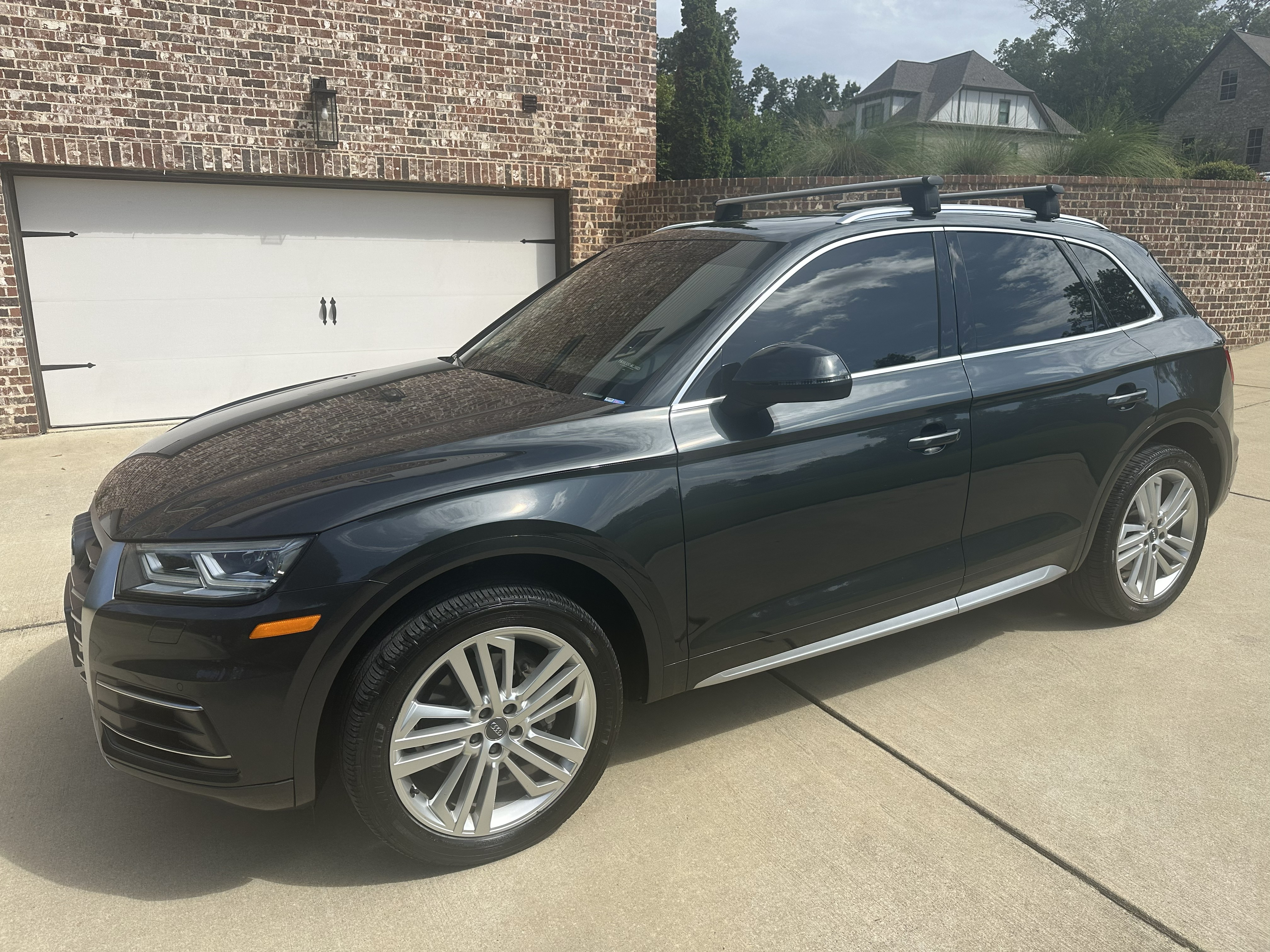 Used 2018 Audi Q5 2.0T Premium Plus w/ Premium Plus Package AWD/4WD image 1