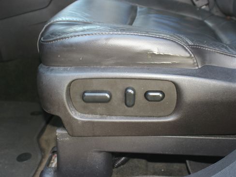 Used 2015 Ford Explorer XLT w/ Equipment Group 202A image 27