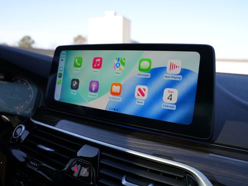 Used 2021 BMW M550i xDrive w/ Executive Package image 21