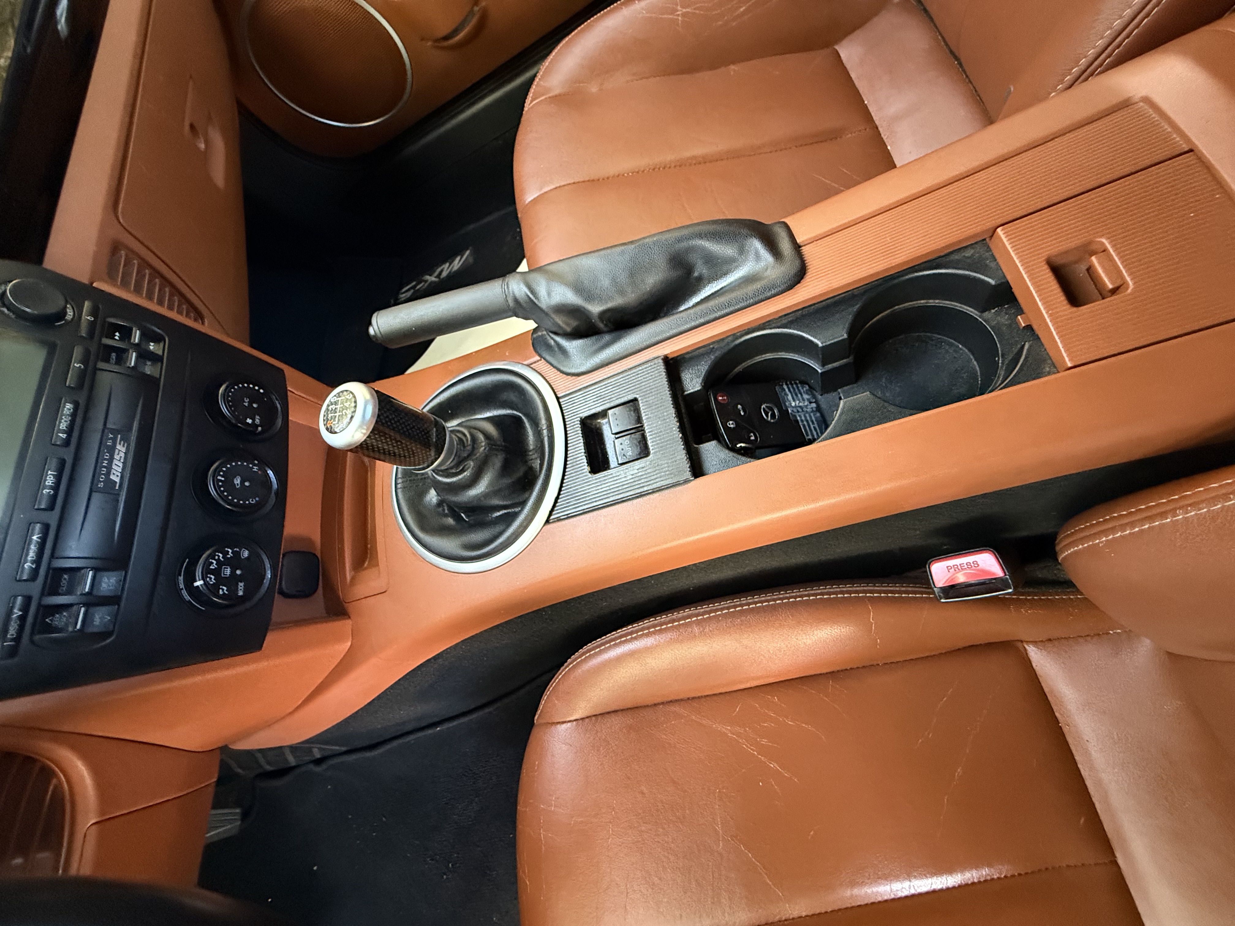 Used 2006 MAZDA MX-5 Miata Grand Touring w/ Premium Pkg RWD image 14