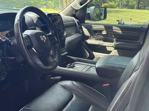 Used 2020 RAM 1500 Limited w/ Black Appearance Package AWD/4WD image 11
