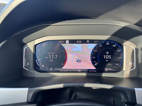 Used 2021 Volkswagen Atlas Cross Sport SEL Premium image 12