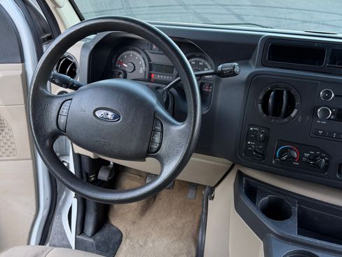 Used 2013 Ford E-350 and Econoline 350 XLT RWD image 23