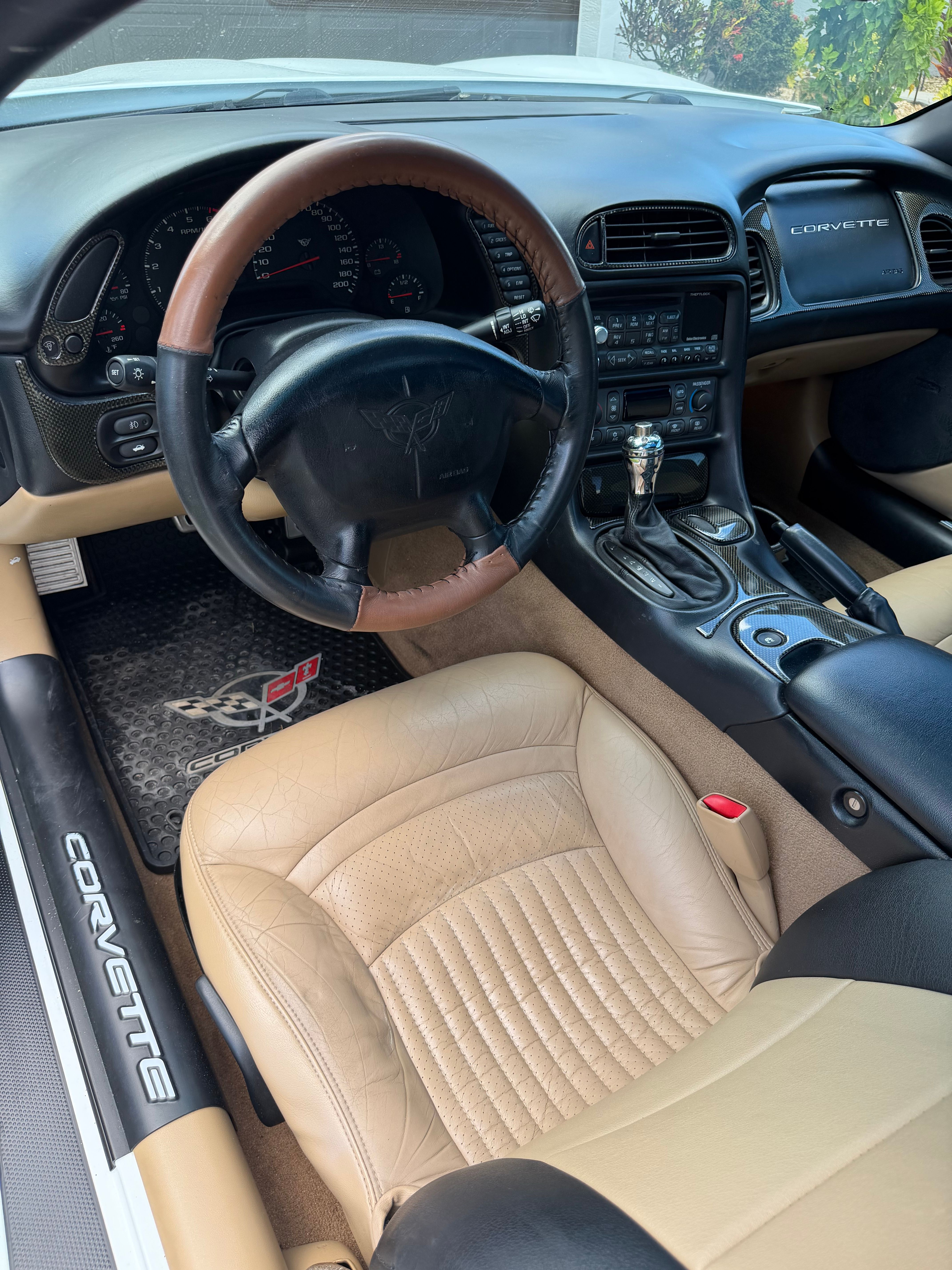 Used 1998 Chevrolet Corvette Coupe w/ Roof Pkg RWD image 16