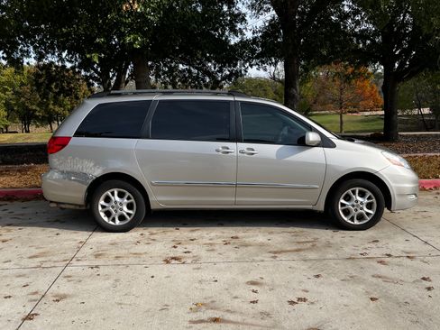 Used 2006 Toyota Sienna XLE Limited image 11