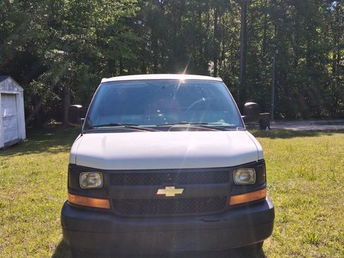 Used 2016 Chevrolet Express 2500 Extended w/ Preferred Equipment Group RWD image 1