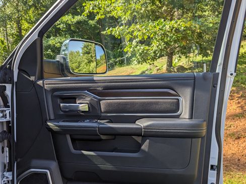 Used 2022 RAM 2500 Laramie image 16