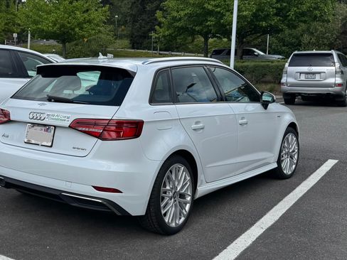 Used 2018 Audi A3 e-tron Premium w/ Sport Package FWD image 4