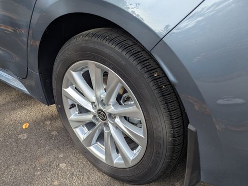 Used 2024 Toyota Corolla XLE image 25