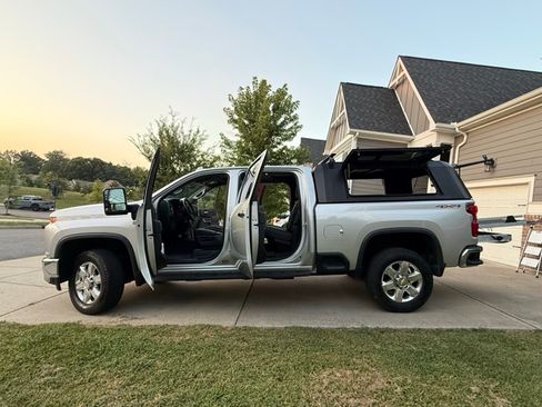 Used 2022 Chevrolet Silverado 2500 LTZ w/ Gooseneck/5TH Wheel Package AWD/4WD image 9