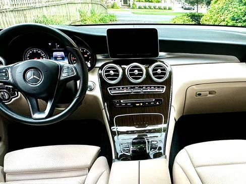 Used 2016 Mercedes-Benz GLC 300 4MATIC image 9