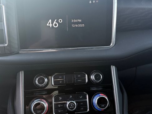 Used 2023 GMC Yukon XL Denali image 24