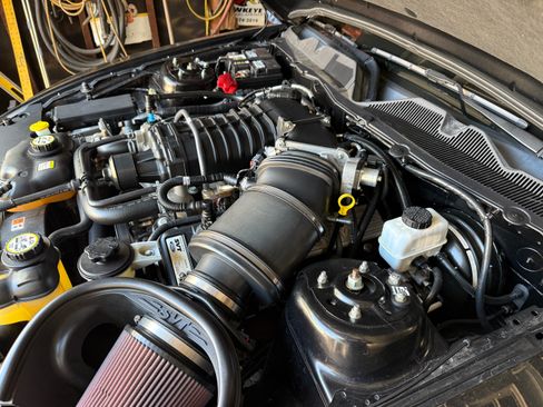 Used 2010 Ford Mustang Shelby GT500 image 5