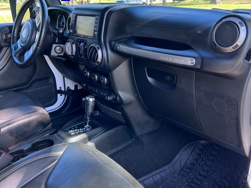 Used 2018 Jeep Wrangler Unlimited Sport image 21