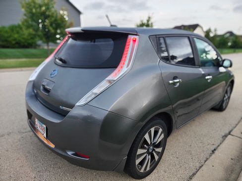 Used 2014 Nissan Leaf SL w/ Premium Package image 10