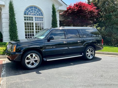 Used 2003 Cadillac Escalade ESV AWD image 1