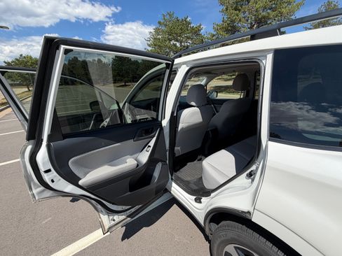 Used 2017 Subaru Forester 2.5i Premium AWD/4WD image 10