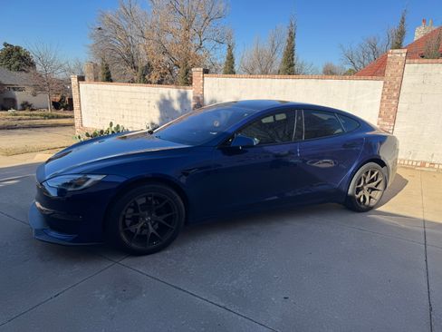 Used 2022 Tesla Model S Plaid image 11