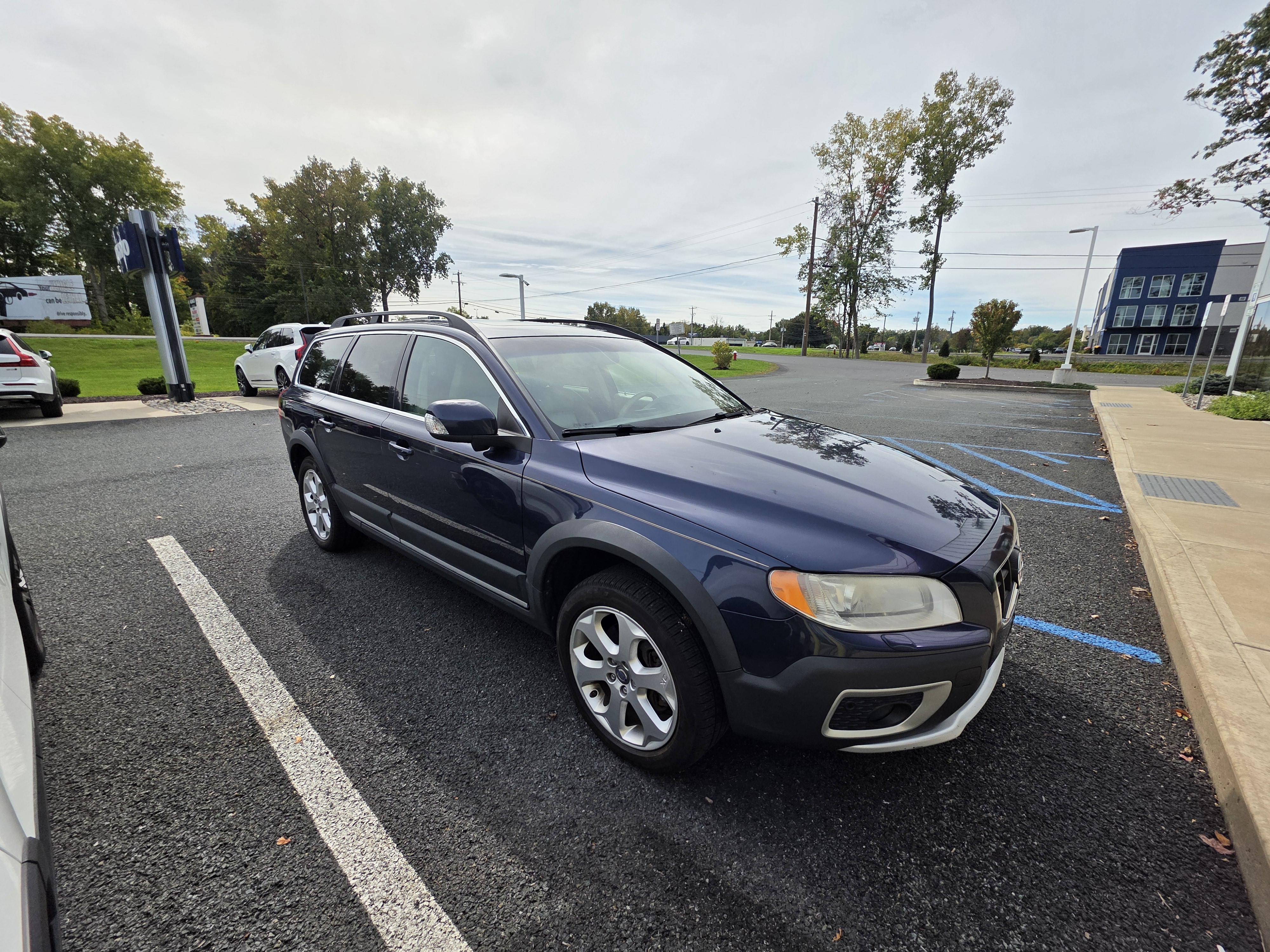 Used 2011 Volvo XC70 T6 AWD/4WD image 6