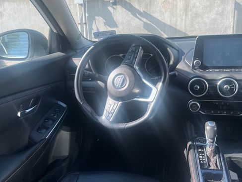 Used 2020 Nissan Sentra SR w/ Premium Package FWD image 14