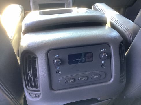 Used 2004 Chevrolet Silverado 3500 4x4 Crew Cab w/ Heavy-Duty Power Package image 6