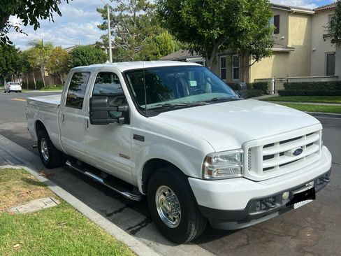 Used 2003 Ford F250 Lariat image 1