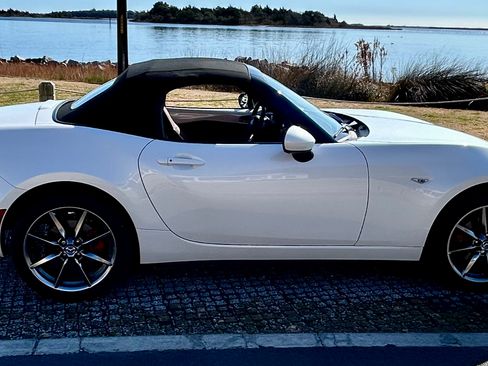 Used 2022 MAZDA MX-5 Miata Grand Touring image 5
