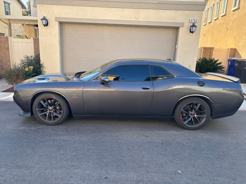 Used 2019 Dodge Challenger R/T Scat Pack w/ Plus Package image 1