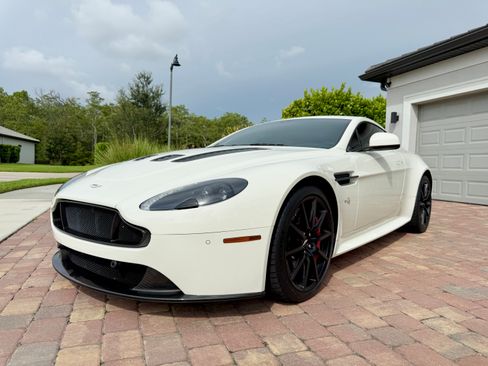 Used 2017 Aston Martin V12 Vantage S RWD image 6