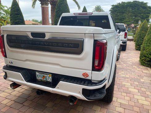 Used 2021 GMC Sierra 1500 SLT w/ SLT Premium Plus Package AWD/4WD image 1