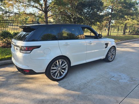 Used 2016 Land Rover Range Rover Sport SVR image 8