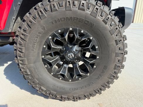 Used 2020 Jeep Wrangler Unlimited Sahara AWD/4WD image 14