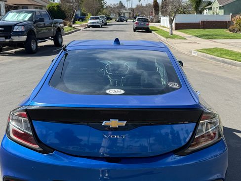 Used 2017 Chevrolet Volt LT w/ Comfort Package image 6