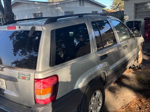 Used 2004 Jeep Grand Cherokee Laredo w/ Convenience Group image 2